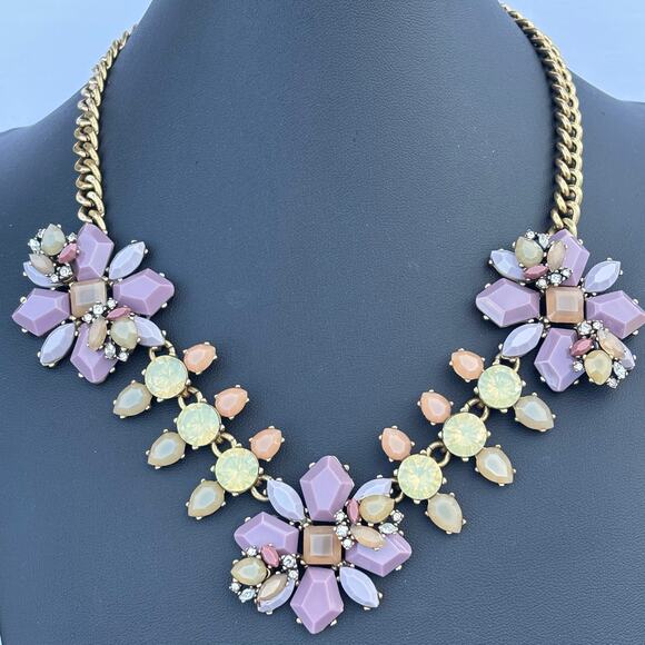 J. CREW Statement!  Lilac, Pale Green, Rhinestone Floral Collar Necklace - Picture 2 of 7